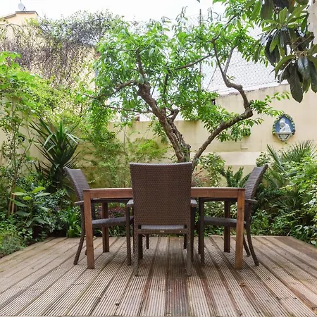 Oltrarno Bright Con Patio Privato フィレンツェ